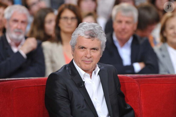 Claude Sérillon sur le plateau de Vivement dimanche, tourné le mardi 15 mai à Paris, pour une diffusion le dimanche 20 mai 2012.