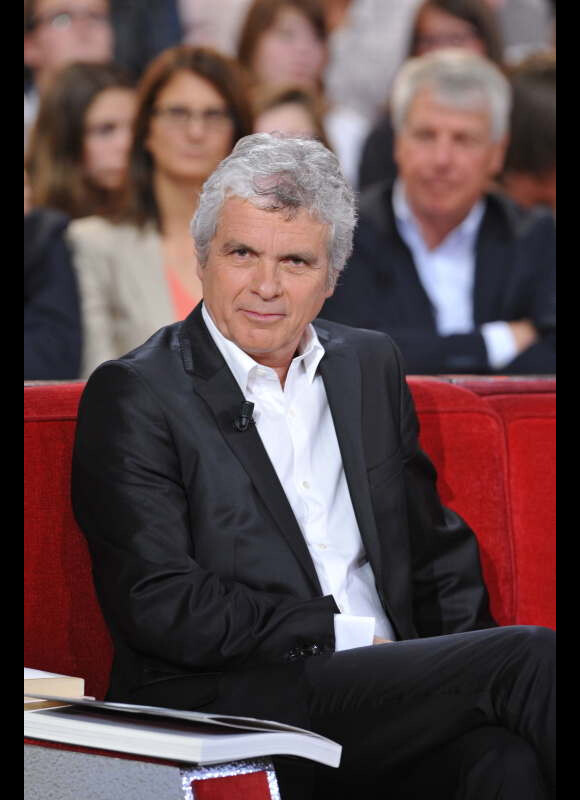Claude Sérillon sur le plateau de Vivement dimanche, tourné le mardi 15 mai à Paris, pour une diffusion le dimanche 20 mai 2012.