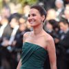 Virginie Ledoyen, portant une robe Elie Saab, sur le tapis rouge de l'ouverture du festival de Cannes 2012 le 16 mai