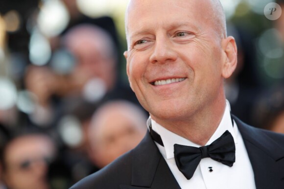 Bruce Willis sur le tapis rouge de l'ouverture du festival de Cannes 2012 le 16 mai pour la présentation du film Moonrise Kingdom