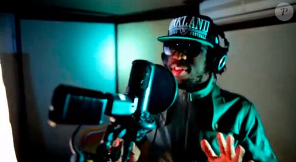 Youssoupha dans le clip Ghetto Tale Remix