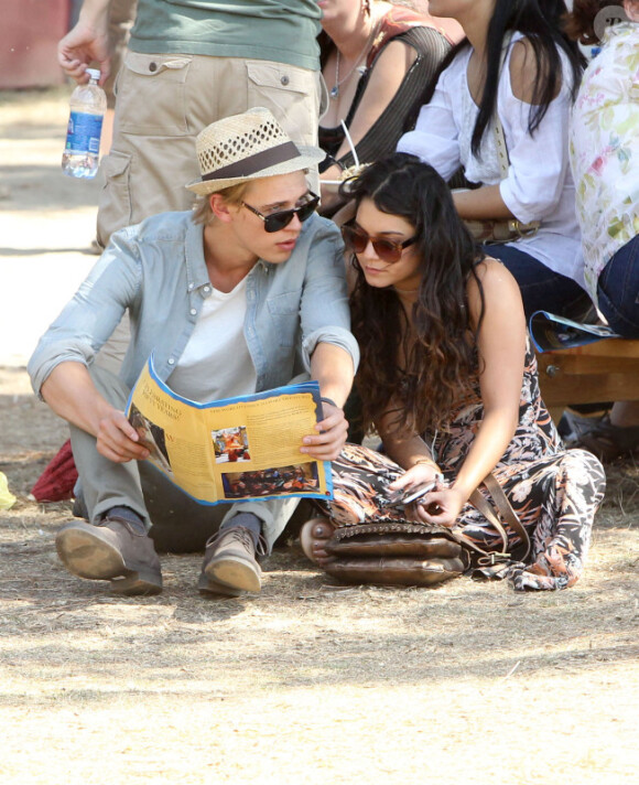 Vanessa Hudgens et son petit ami Austin Butler très amoureux à la fête de la Renaissance de Los Angeles, le 20 mai 2012.
