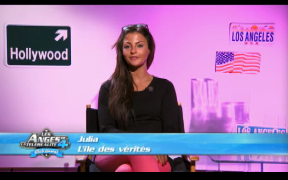 Julia dans Les Anges de la télé-réalité 4 le mercredi 23 mai 2012 sur NRJ12
