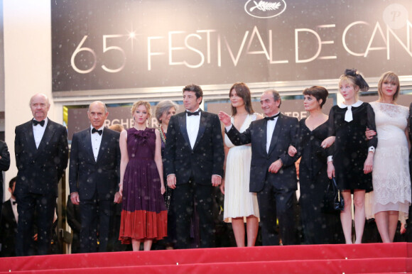 Guy Marchand, Ludivine Sagnier, Patrick Bruel, Marina Hands, Richard Bohringer, Romane Bohringer et Julie Depardieu enceinte lors de la cérémonie de clôture du Festival de Cannes, le 27 mai 2012.