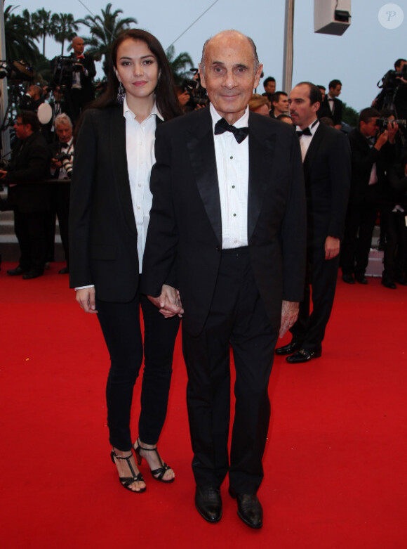 Guy Marchand, lors de la montée des marches pour la cérémonie de clôture du Festival de Cannes et la présentation du film Thérèse Desqueyroux de Claude Miller le 27 mai 2012