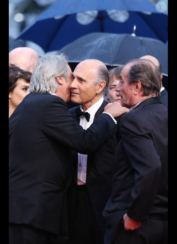 Guy Marchand, lors de la montée des marches pour la cérémonie de clôture du Festival de Cannes et la présentation du film Thérèse Desqueyroux de Claude Miller le 27 mai 2012
