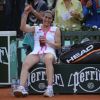 Virginie Razzano a battu Serena Williams au 1er tour de Roland-Garros 2012, le 29 mai, à l'issue d'un match fou de 3h04. Un an après avoir joué la mort dans l'âme, en deuil de son fiancé Stéphane, la Française ''goûte au pain blanc'' et savoure...