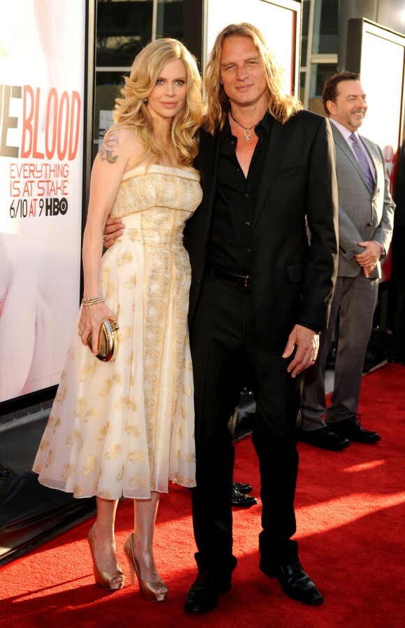 Kristin Bauer et son mari Abri Van Stratten à l'avant-première de la saison 5 de la série True Blood, à Los Angeles, le 30 mai 2012.