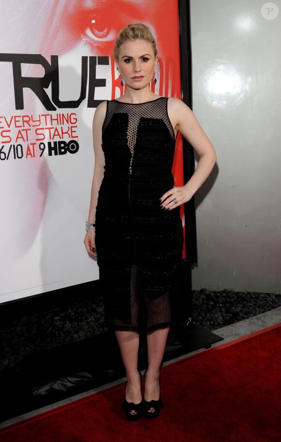 Anna Paquin, enceinte de son premier enfant, à l'avant-première de la saison 5 de la série True Blood, à Los Angeles, le 30 mai 2012.