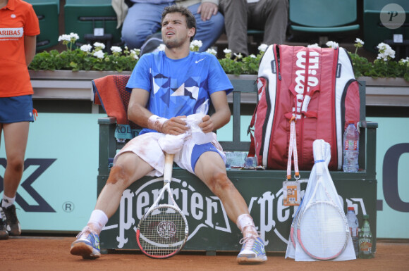Grigor Dimitrov paralysé par les crampes lors de son match perdu face à Richard Gasquet le 31 mai 2012 à Roland-Garros