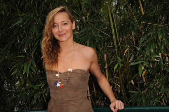 Julie Ferrier lors de la 6e journée dans le village de Roland-Garros le 1er juin 2012 à Paris