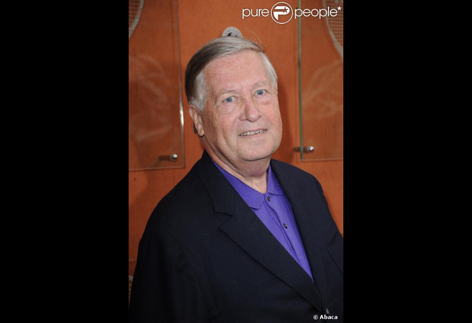 Alain Duhamel lors de la 6e journée dans le village de RolandGarros le