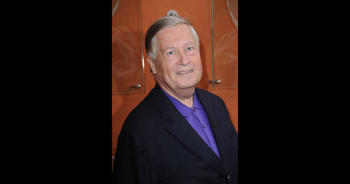 Alain Duhamel lors de la 6e journée dans le village de RolandGarros le