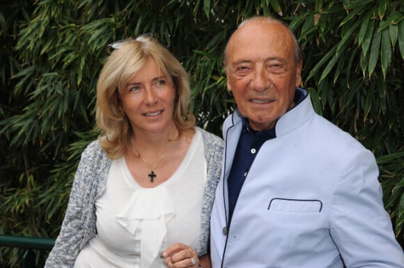 Jacques Séguéla et sa femme lors de la 6e journée dans le village de Roland-Garros le 1er juin 2012 à Paris