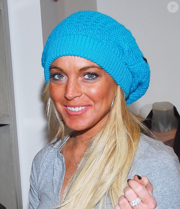 Bonnet bleu, cheveux blonds peroxydés et visage orange : Lindsay Lohan avait déjà tout perdu de son charme. New York, novembre 2007.