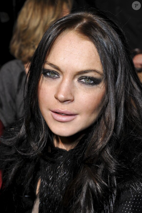 Lindsay Lohan au défilé John Galliano à Paris en mars 2010, s'essayait au brun avec plus ou moins de succès.