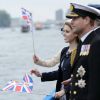Le prince Edward et la princesse Beatrice.
Elizabeth II avait réuni autour d'elle sur la barge royale Spirit of Chartwell le duc d'Edimbourg, le prince Charles et Camilla Parker Bowles, le prince William et Catherine, duchesse de Cambridge (Kate Middleton), et le prince Harry, pour la parade fluviale sur la Tamise du jubilé de diamant, le 3 juin 2012.