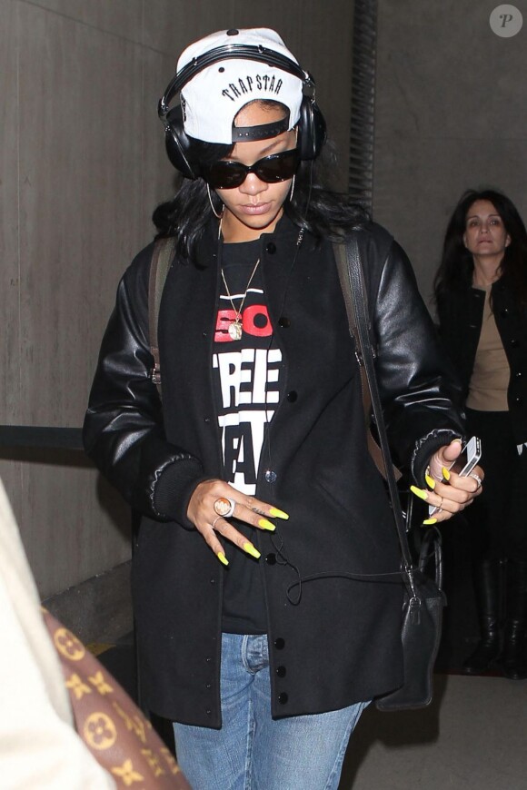 Rihanna, de retour à Los Angeles après un bref passage à New York où elle rendait visite à sa grand-mère malade. Le 3 juin 2012.