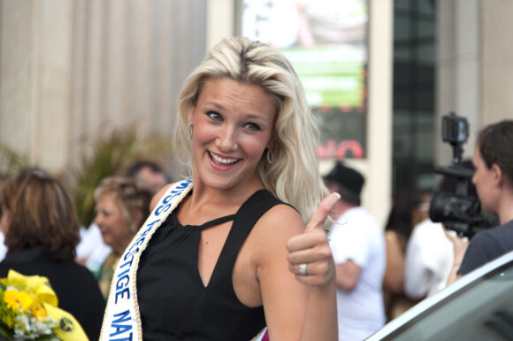 Christelle Roca, Miss Prestige National 2012 a le sourire à l'élection Super Mamie 2012 au Casino de Nice, le 3 juin 2012
