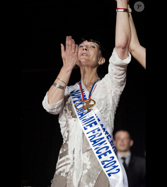 Noëlle Jeanteau-Degueurce, 59 ans, élue Super Mamie 2012, au Casino de Nice, le 3 juin 2012