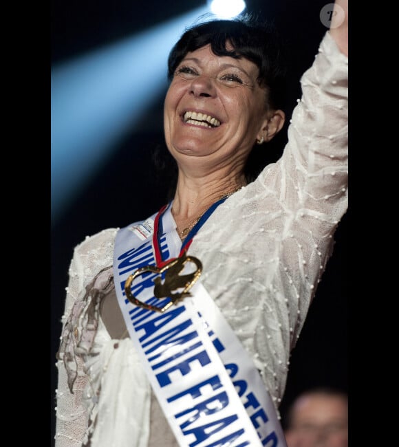 Noëlle Jeanteau-Degueurce, élue Super Mamie 2012, au Casino de Nice, le 3 juin 2012