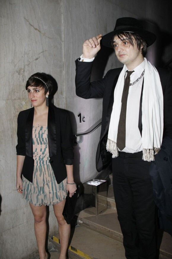Pete Doherty et son amie Céline pour le 40e anniversaire de la Royal Oak de la marque Audemars Piguet, au Palais de Tokyo à Paris, le 5 juin 2012.