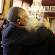  EXCLU. Frédéric Mitterrand remet à Donald Sutherland la médaille des arts et des lettres au rang de commandeur lors du Champs-Elysées Film Festival au Fouquet's à Paris le samedi 9 juin 2012 