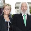 Sophie Dulac, présidente du Festival, prend la pose aux côtés de Donald Sutherland lors du Champs-Elysées Festival au Publicis à Paris le samedi 9 juin 2012