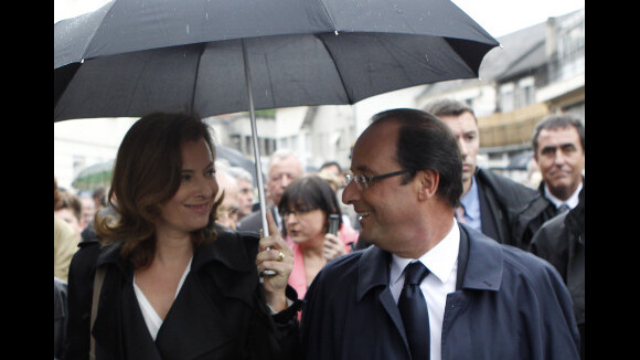 François Hollande et Valérie Trierweiler: Première marche à Tulle en duo élyséen