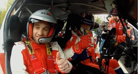 Mathieu Valbuena découvre les joies d'être copilote au côté de Philippe Bugalski dans une Citroën DS3 WRC avant l'Euro