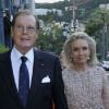 Roger Moore et son épouse Kristina arrivent au dîner du Club des Ambassadeurs, organisé à l'Hôtel de Paris à Monaco, le 12 juin 2012.