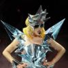 Lady Gaga et cette robe cristal en concert avec The Monster Ball, à New York, le 9 juin 2010.
