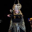 Madonna en Givenchy par Riccardo Tisci lors de son show du Super Bowl à Indianapolis, le 5 février 2012.