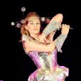 Kylie Minogue et son costume cosmique lors d'un concert à Los Angeles durant sa tournée américaine For You, For Me. Le 4 octobre 2009.