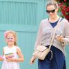 Jennifer Garner et sa fille Violet, ravissante, à Santa Monica, le 16 juin 2012