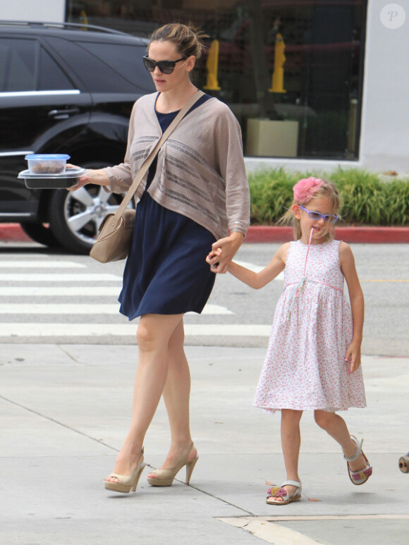 Jennifer Garner et sa fille Violet à Santa Monica, le 16 juin 2012