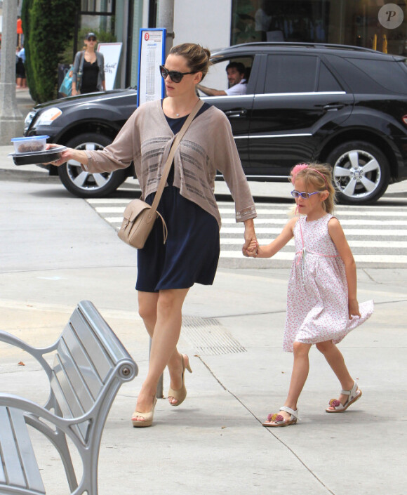 Jennifer Garner et sa fille Violet à Santa Monica, le 16 juin 2012