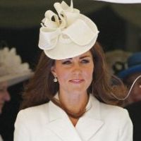 Kate Middleton, glamour en crème, admire son chevalier William qui défile
