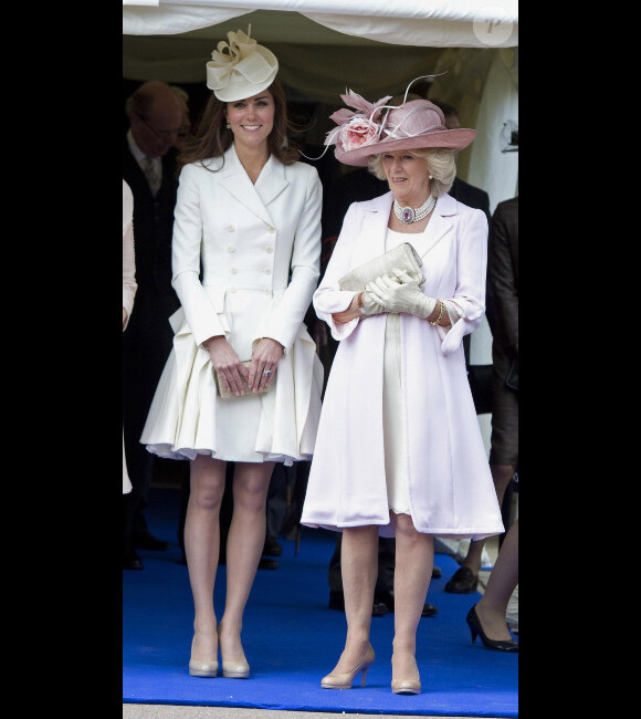Kate Middleton et Camilla Parker Bowles lors de la cérémonie de l'Ordre de la Jarretière au château Windsor, à Londres, le 18 juin 2012