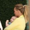 Hilary Duff fait du shopping pour son petit Luca, le mardi 19 juin 2012, à Los Angeles.