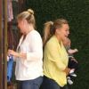 Hilary Duff, avec sa maman et son fils Luca, fait du shopping le mardi 19 juin 2012, à Los Angeles.