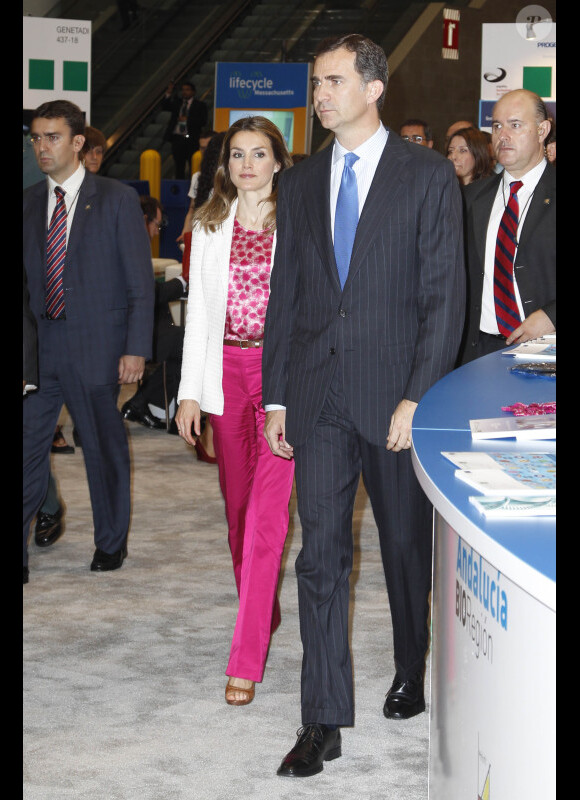 Le couple princier, Felipe et Letizia d'Espagne, visite le Salon Bio de Boston, le 21 juin 2012.