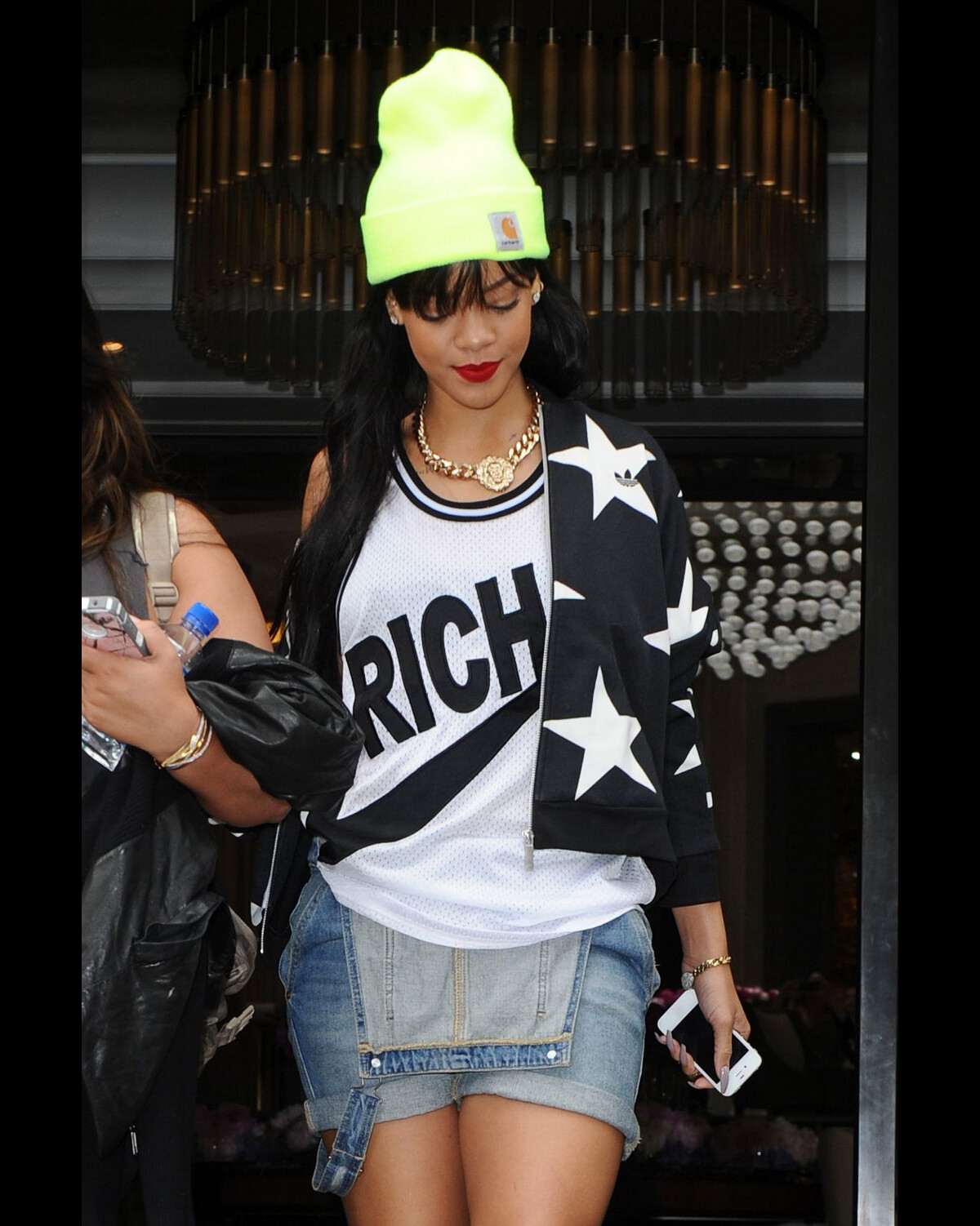 Rihanna l'extravagante ose le bonnet bibi en été, top ou flop ?
