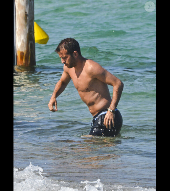 Rafael van der Vaart profite du soleil de Saint-Tropez le 23 juin 2012
