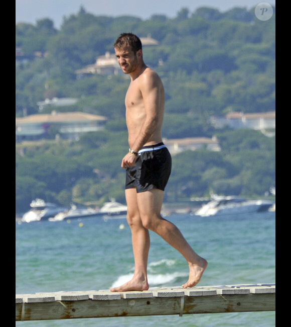 Rafael van der Vaart profite du soleil de Saint-Tropez le 23 juin 2012