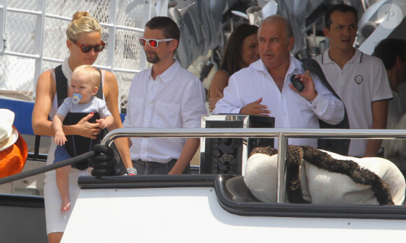 Kate Hudson et Matthew Bellamy barbu, avec leur fils Bingham, ont passé quelques jours sur le yacht de l'homme d'affaires Philip Green, le 25 juin 2012 à Saint-Tropez