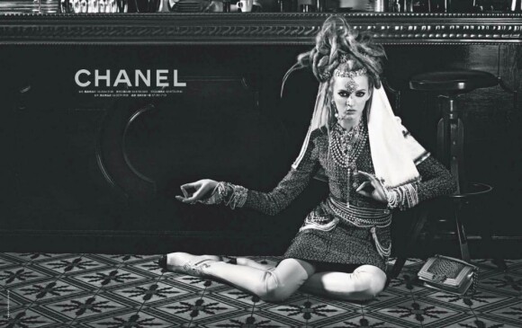 La campagne Chanel Paris-Bombay, shootée par Karl Lagerfeld avec Carine Roitfeld au stylisme.
