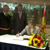 Signature du livre d'or à Eupen. Le prince Philippe et la princesse Mathilde de Belgique étaient en visite en Communauté germanophone le 27 juin 2012.