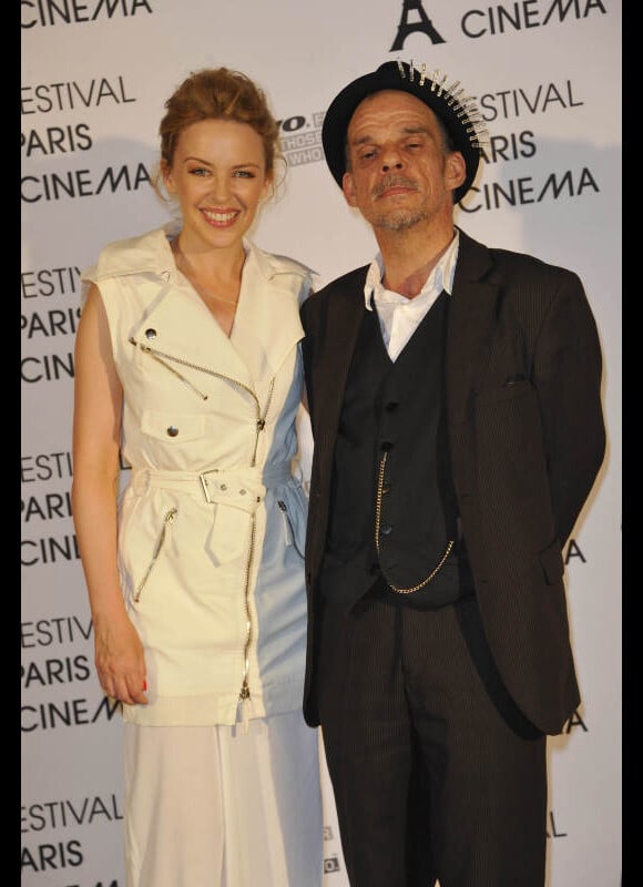 Kylie Minogue et Denis Lavant à l'avant-première de Holy Motors lors du Festival Paris Cinéma, le 27 juin 2012.