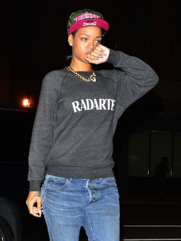 Rihanna rendant visite à sa grand-mère dans un hôpital de New York mi-juin 2012